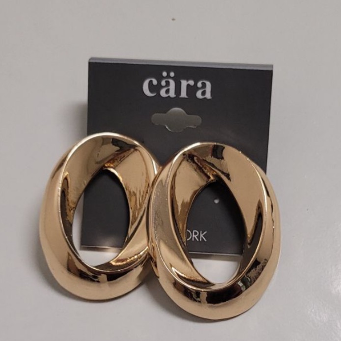 Cara New York Contemporary Gold Hoop Earrings 20$